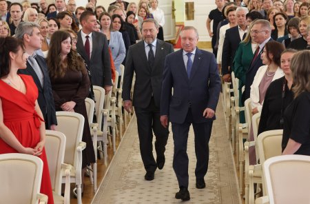 Автобусы, признание и «Любовь» Автобусы, признание и «Любовь»