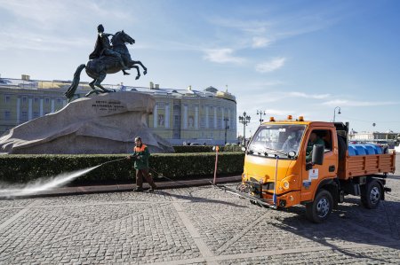 Петербург готовят к зиме: за месяц приведут в порядок 300 млн «квадратов Петербург готовят к зиме: за месяц приведут в порядок 300 млн «квадратов