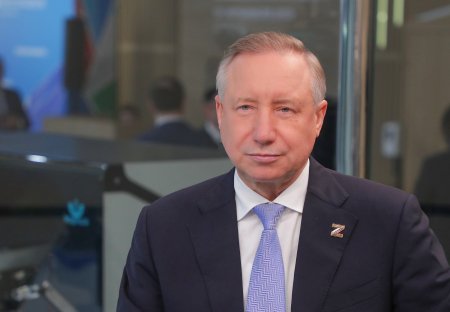 Петербург готовят к зиме: за месяц приведут в порядок 300 млн «квадратов Петербург готовят к зиме: за месяц приведут в порядок 300 млн «квадратов
